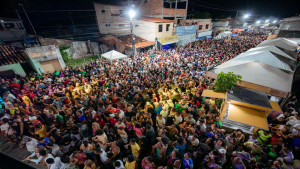 Público lota primeira noite de shows da lavagem de Barra do Pojuca