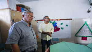 Caetano autoriza reforma imediata em 17 escolas encontradas em estado crítico